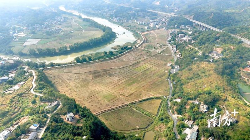 沿河新房:宜居与生活美学的碰撞